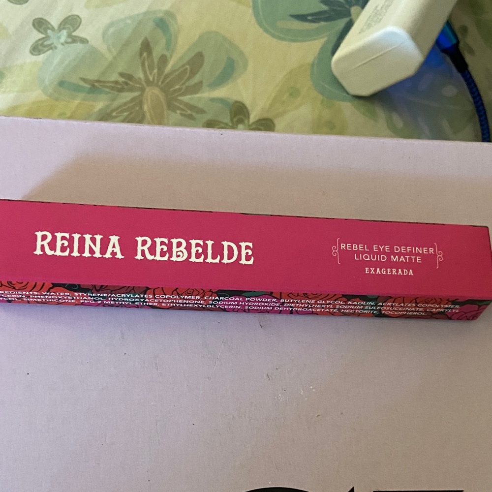 Liquid Matte Eyeliner - Exagerada (Pink)